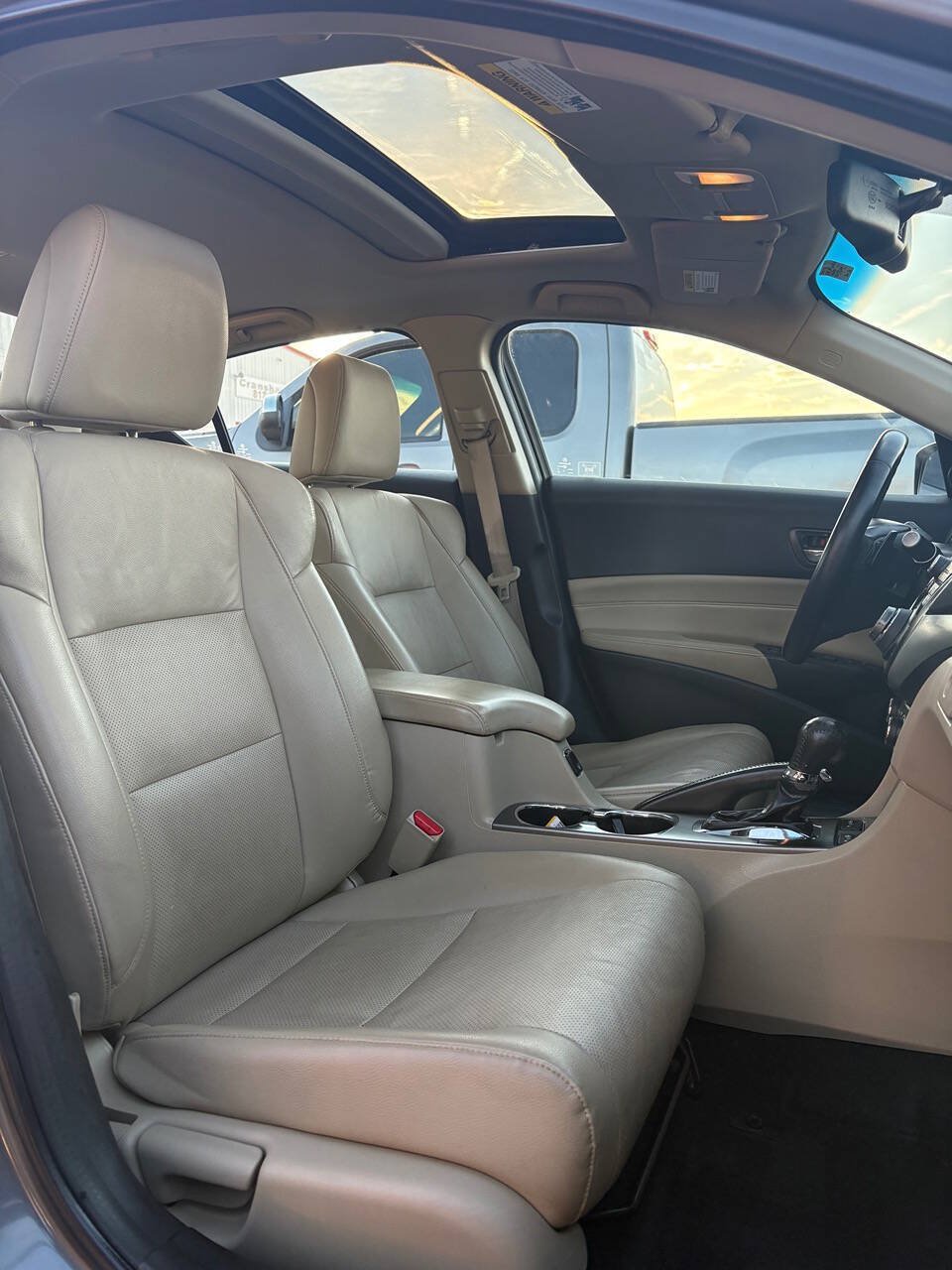 Used 2013 Acura ILX w/ Technology Package FWD image 12