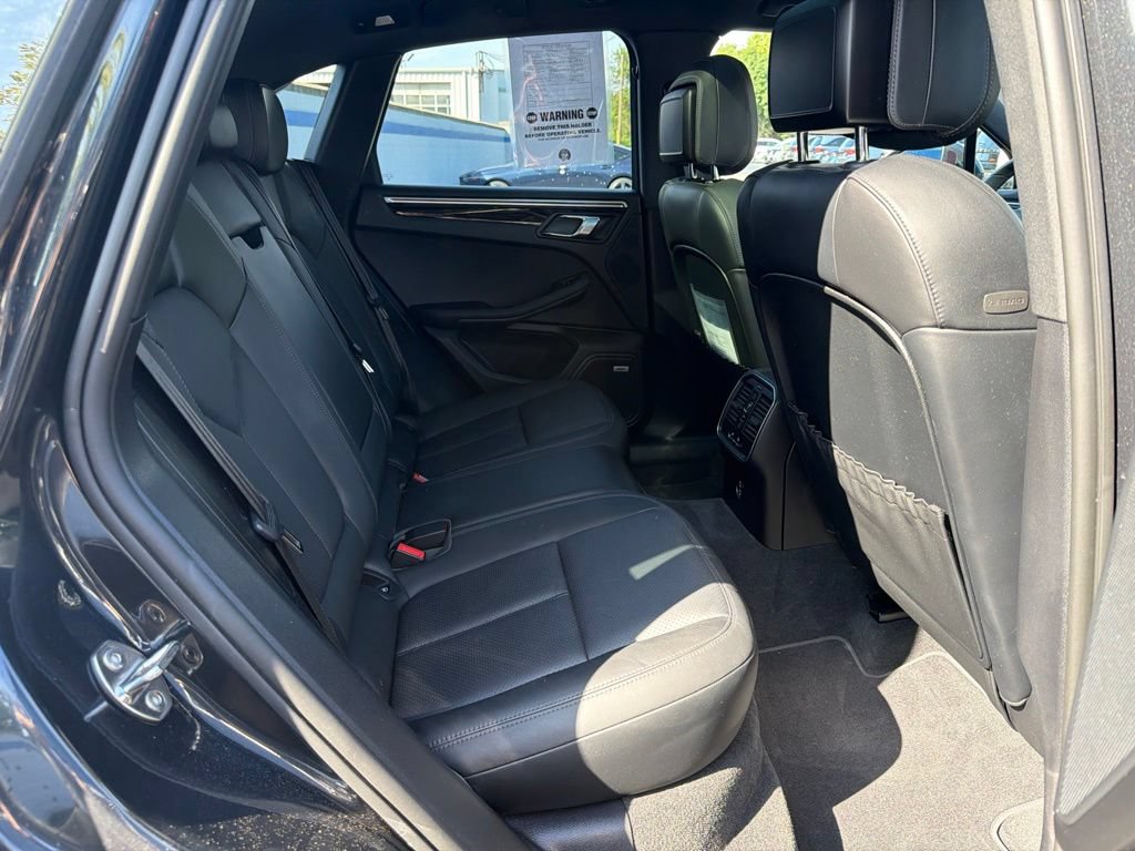 Used 2020 Porsche Macan AWD/4WD image 23