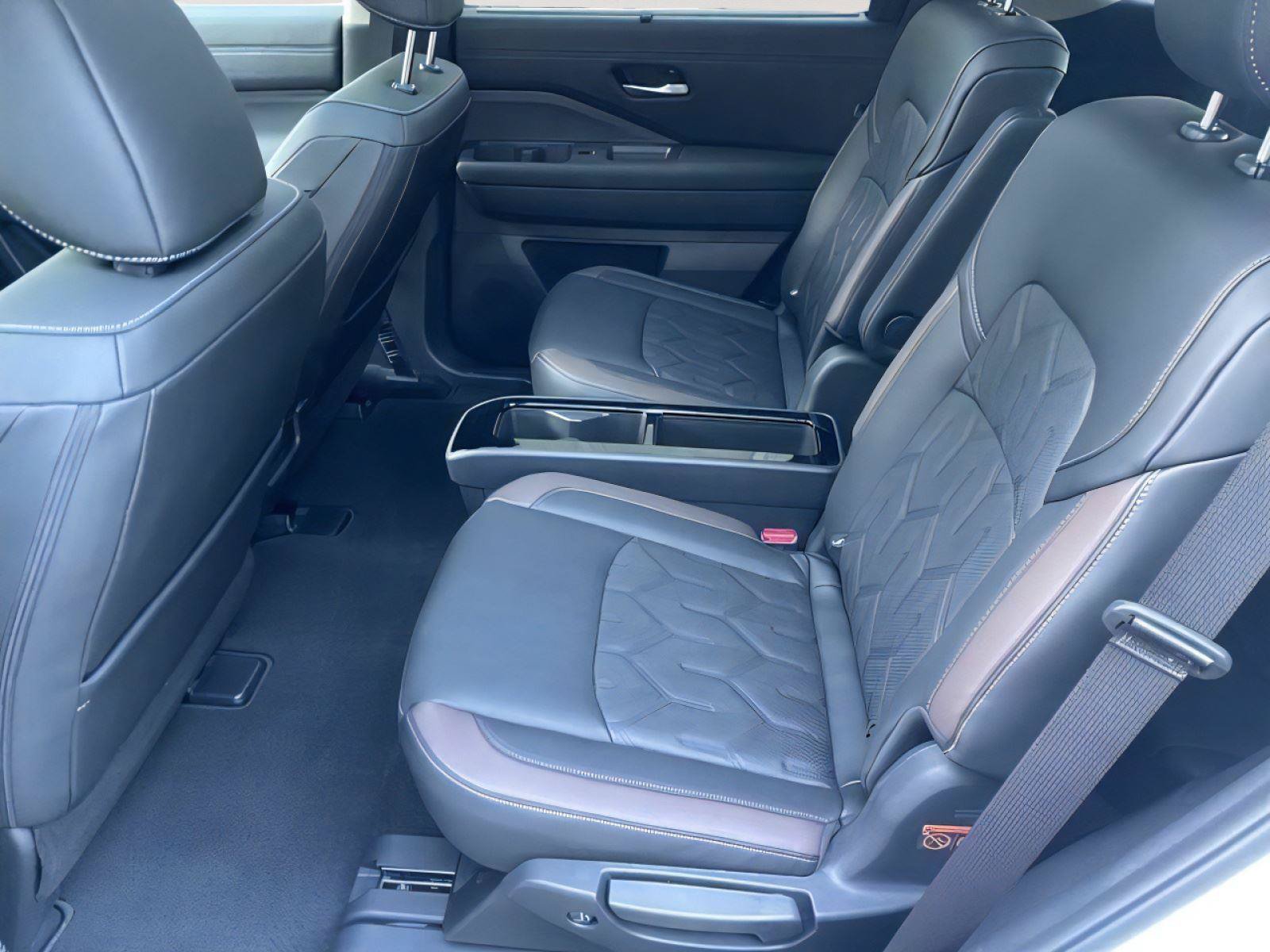New 2026 Nissan Pathfinder Platinum AWD/4WD image 13