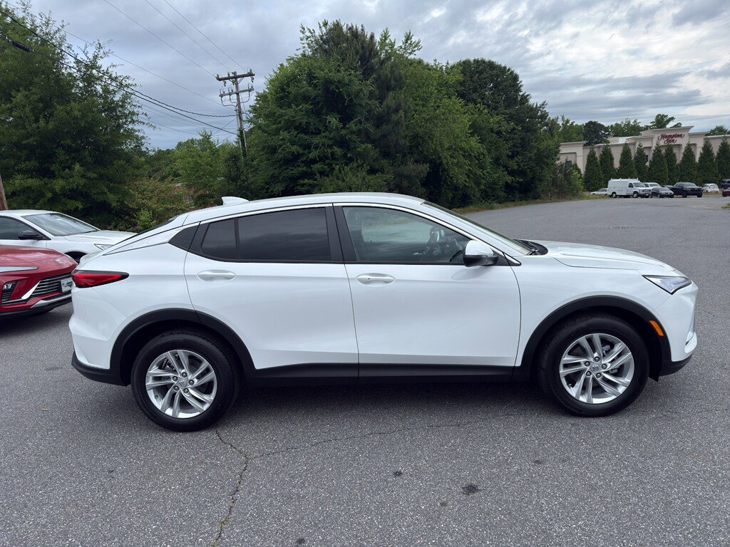 New 2026 Buick Envista Sport Touring FWD image 6