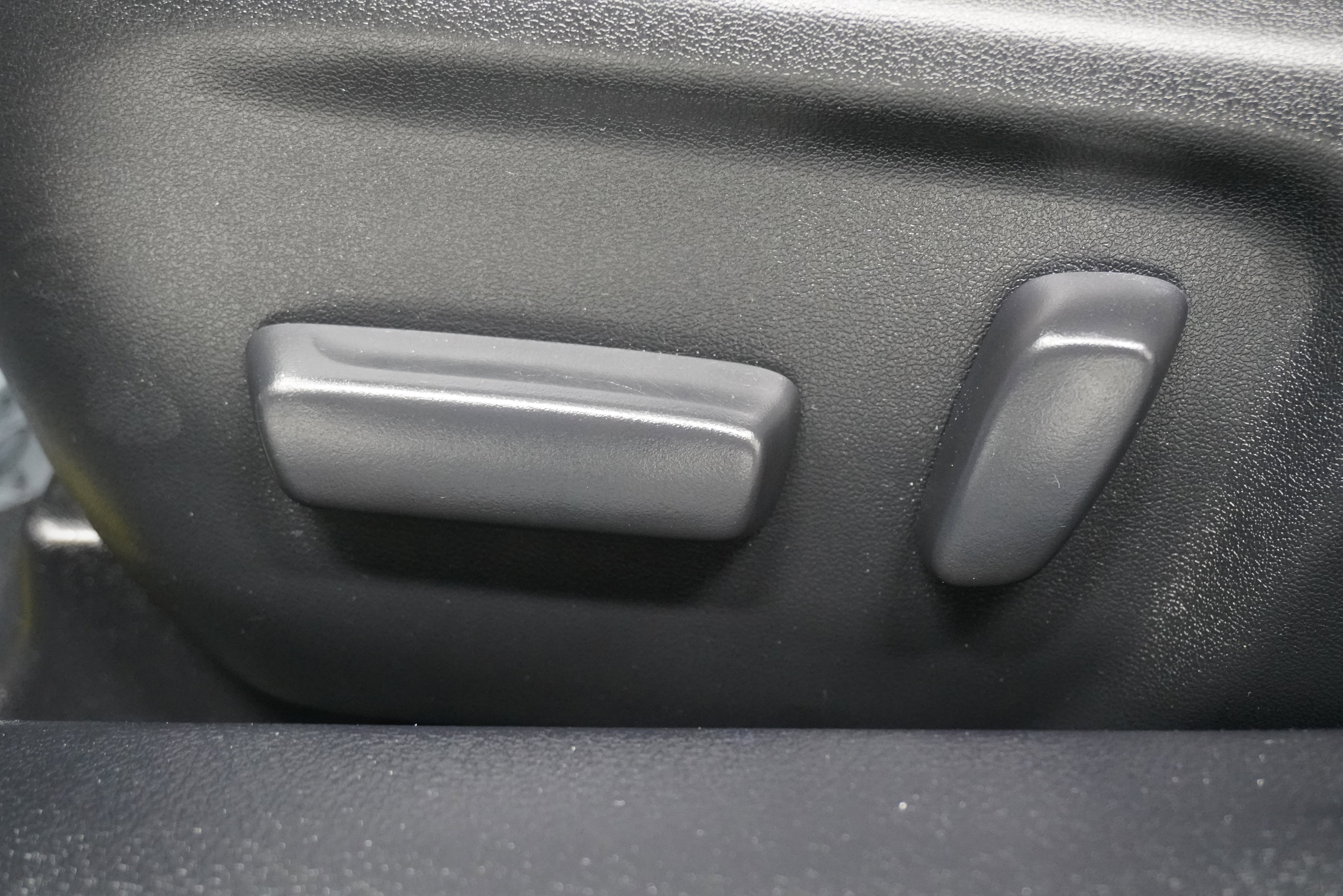 Used 2017 Toyota Avalon XLE image 14