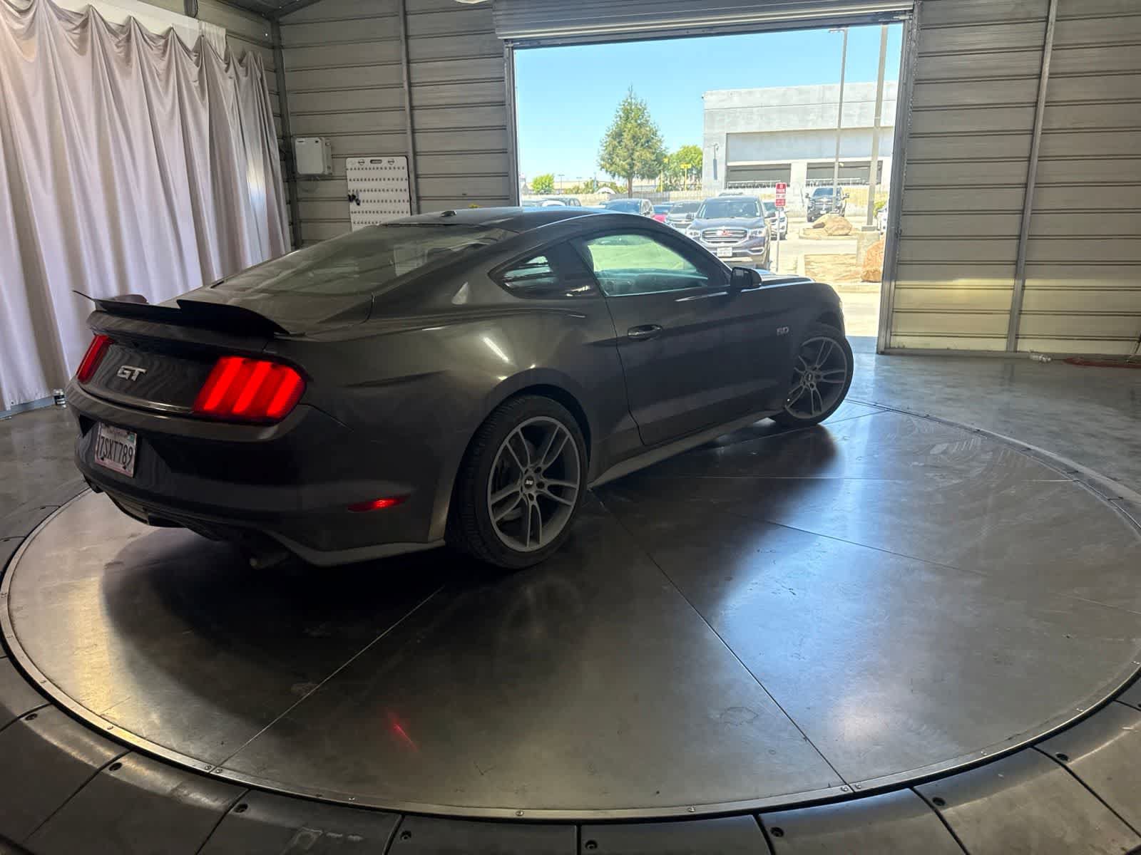 Used 2016 Ford Mustang GT Premium RWD image 4