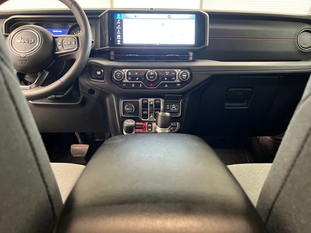 Used 2024 Jeep Wrangler Unlimited Rubicon w/ XTREMEE 35" Tire Package AWD/4WD image 34