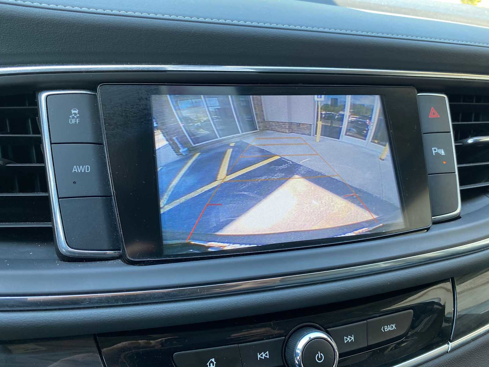 Used 2018 Buick Enclave Essence AWD/4WD image 20