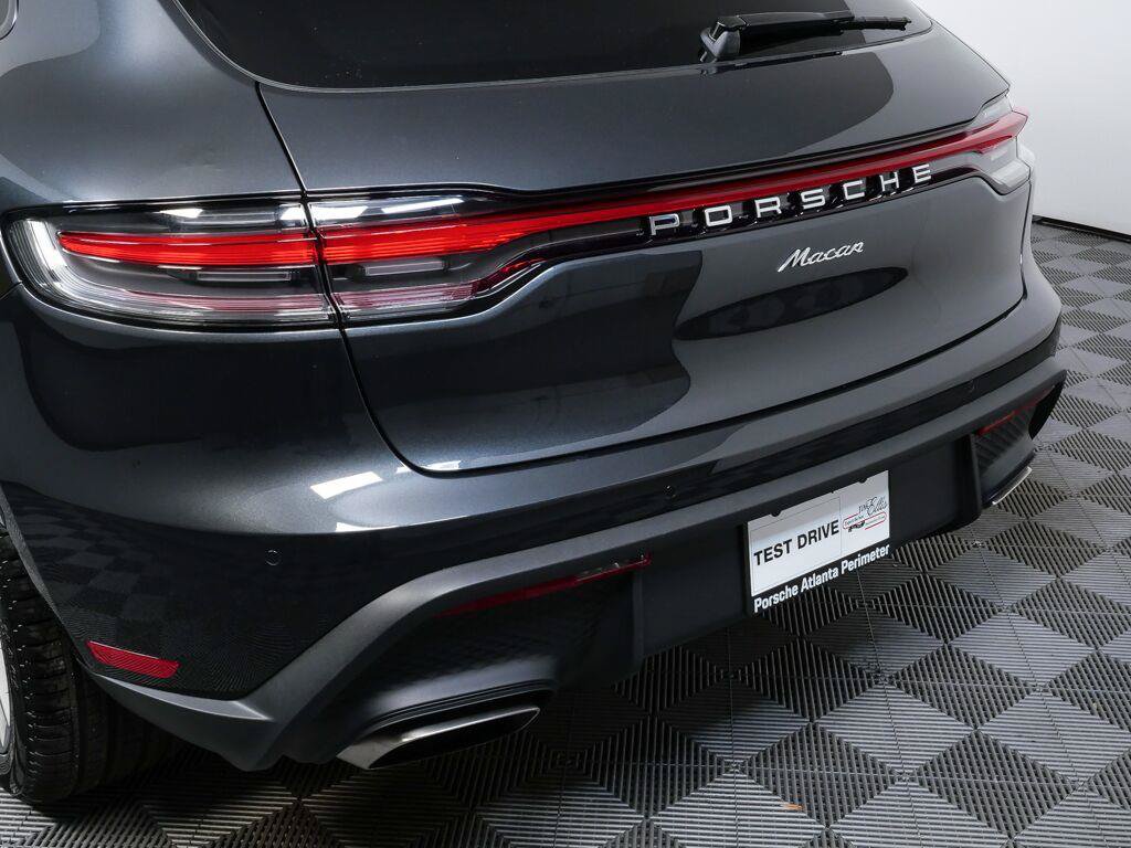 Certified 2026 Porsche Macan AWD/4WD image 34