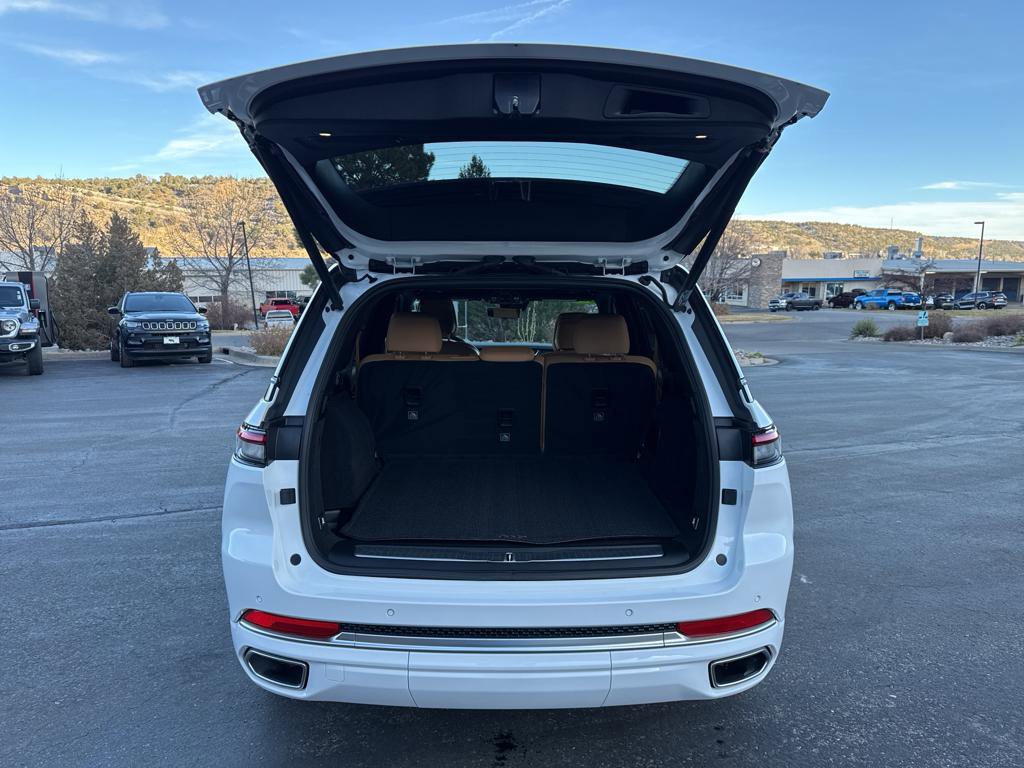 Certified 2025 Jeep Grand Cherokee Summit w/ Adv Protech Group IV image 10