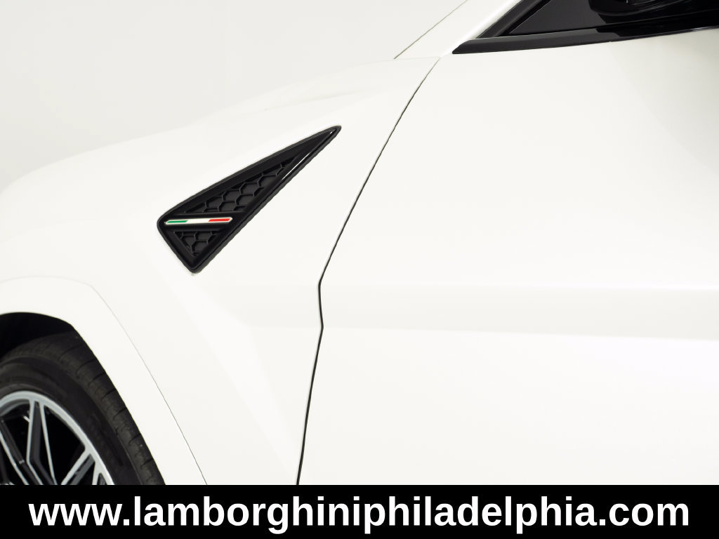 Used 2025 Lamborghini Urus SE AWD/4WD image 51