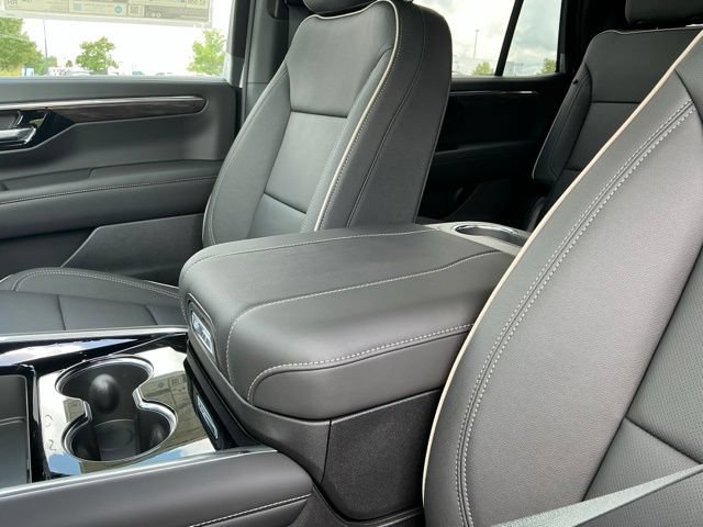New 2026 Chevrolet Tahoe Premier w/ Sun And Tow Package AWD/4WD image 34