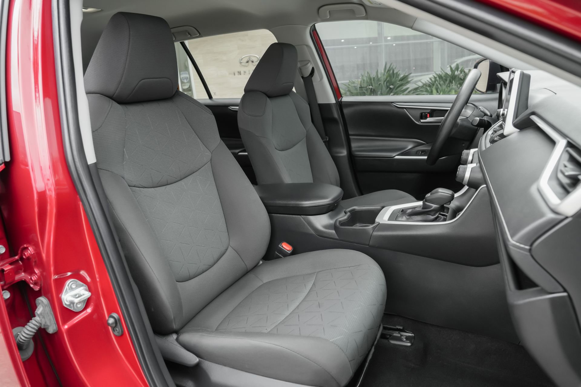 Used 2023 Toyota RAV4 XLE image 41