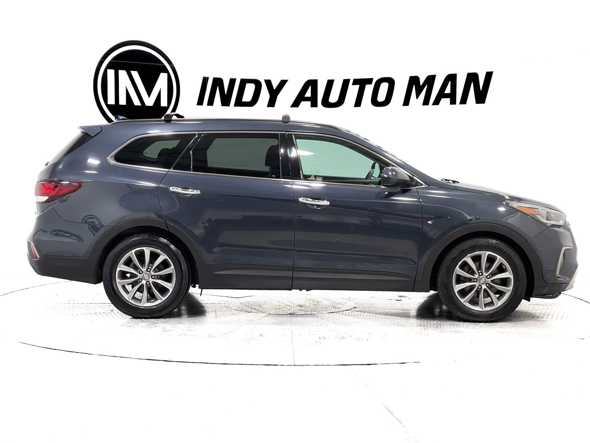 Used 2017 Hyundai Santa Fe SE w/ Cargo Package AWD/4WD image 3