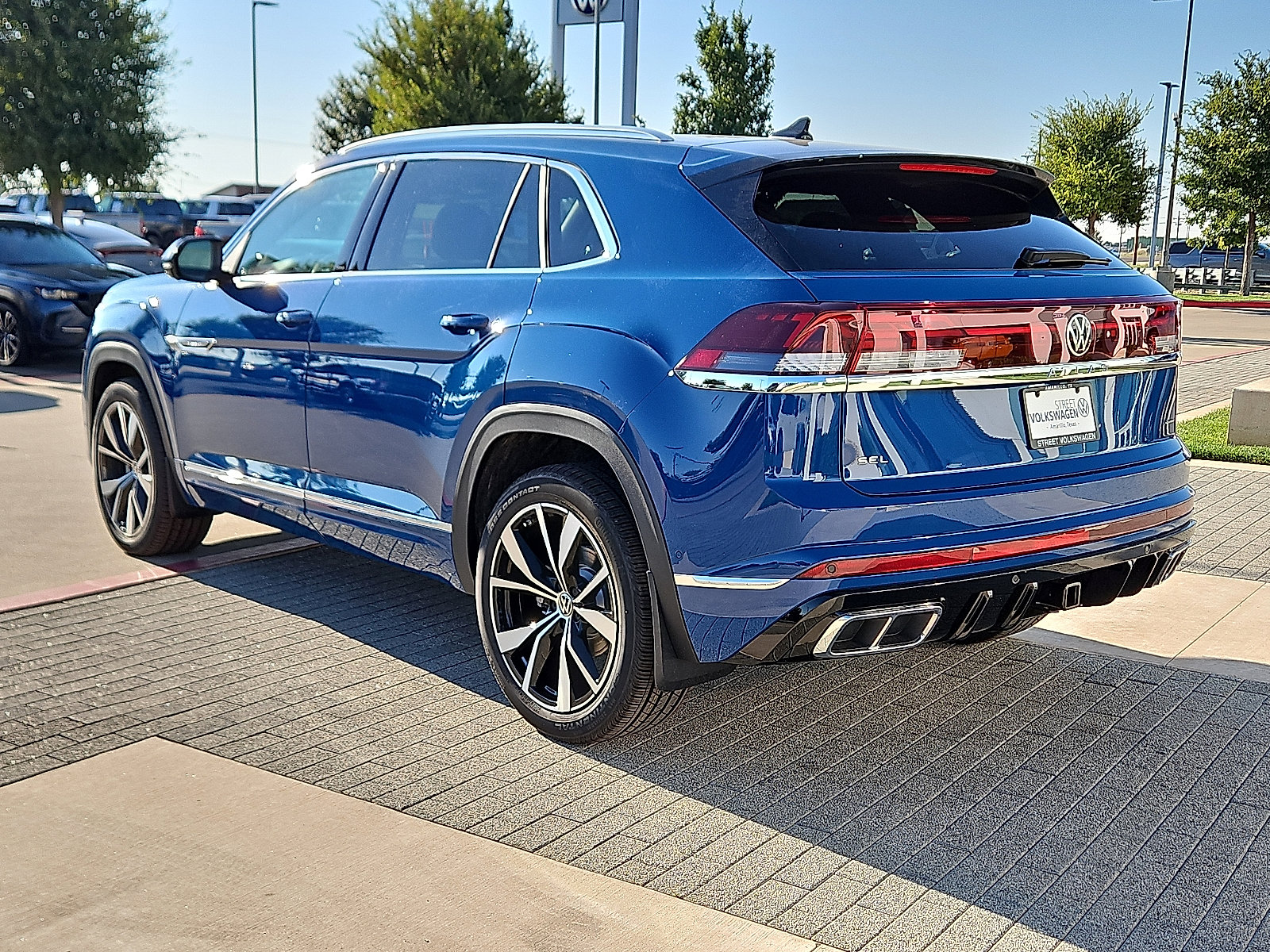 New 2026 Volkswagen Atlas Cross Sport SEL Premium R-Line image 2