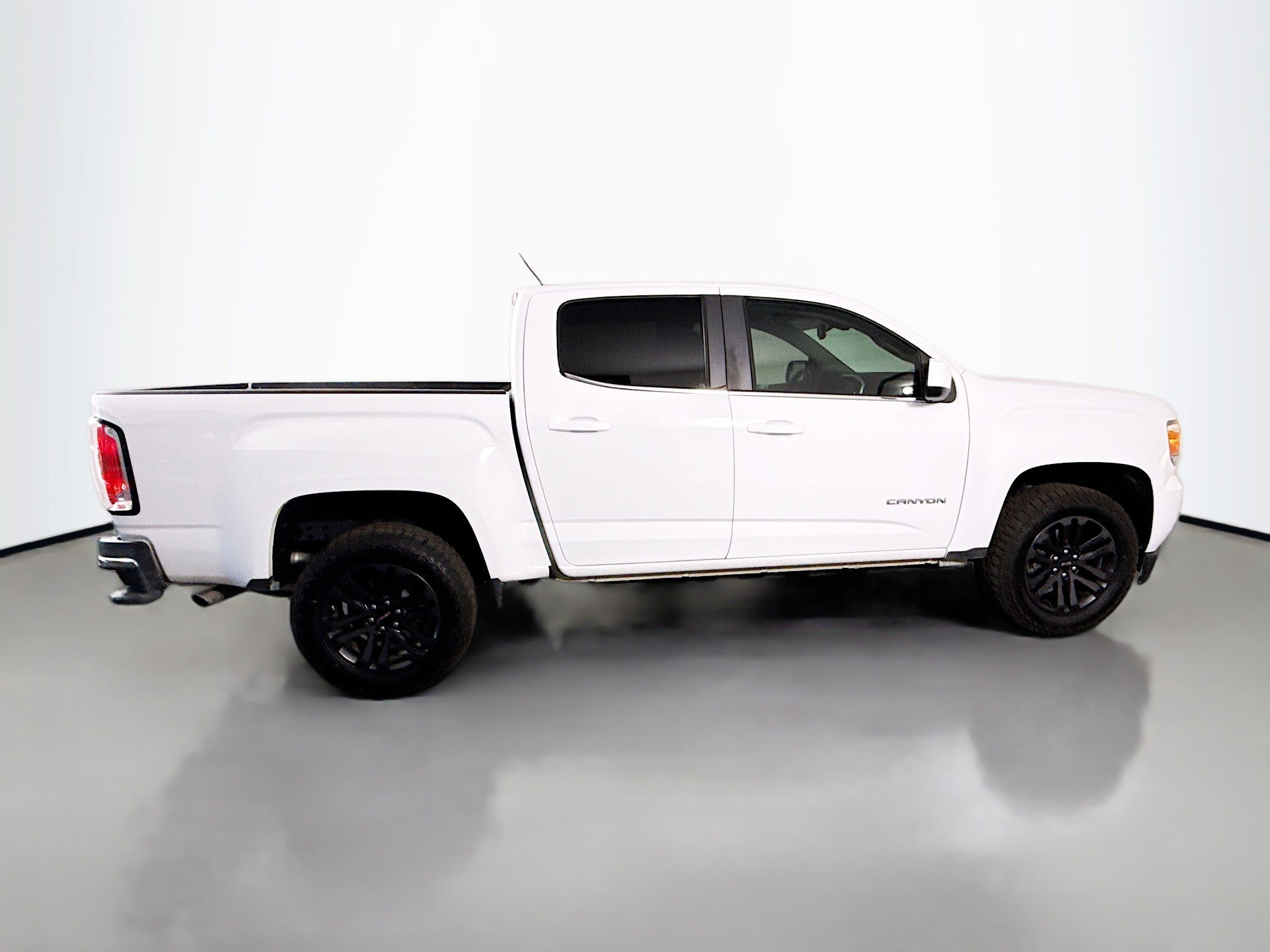 Used 2020 GMC Canyon SLE w/ Elevation Edition image 11
