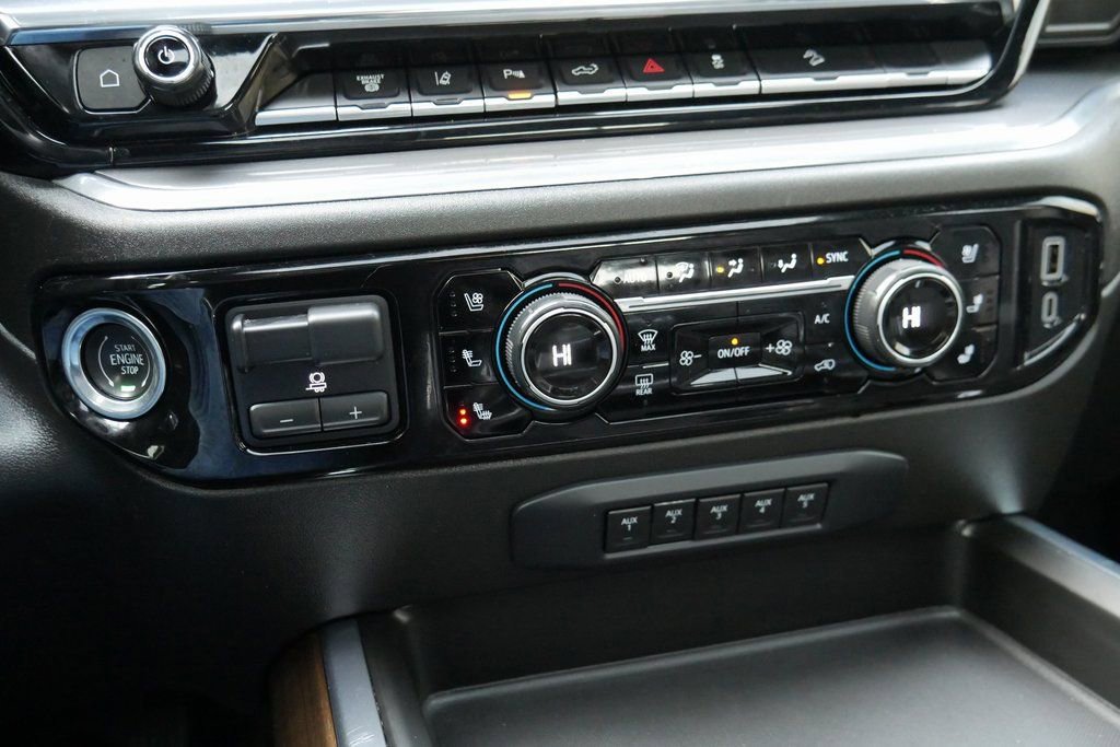 Used 2024 Chevrolet Silverado 2500 High Country w/ High Country Premium Package image 19