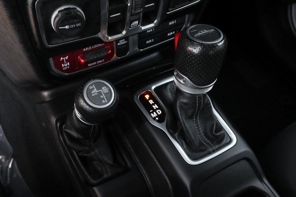 Used 2024 Jeep Gladiator Mojave AWD/4WD image 38