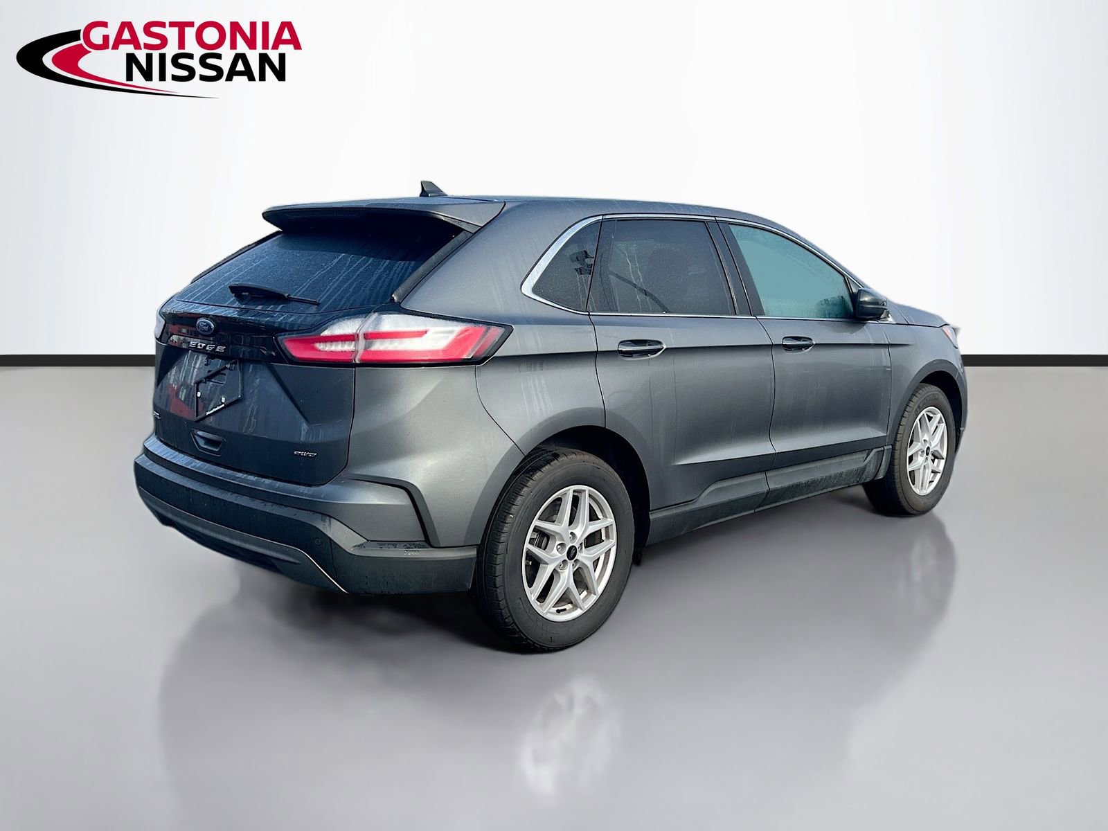 Used 2024 Ford Edge SEL image 7