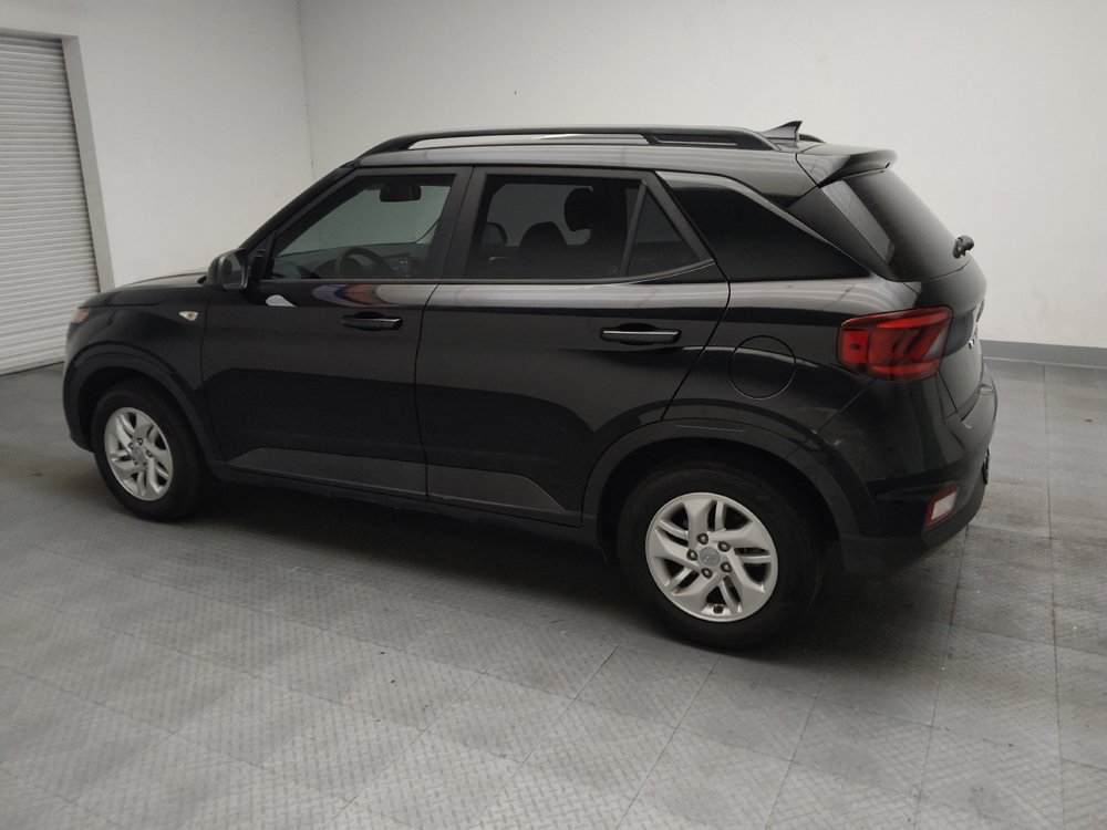 Used 2020 Hyundai Venue SEL FWD image 3