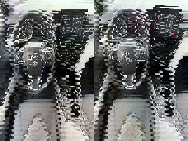 Used 2024 Toyota Camry LE w/ Convenience Package image 11