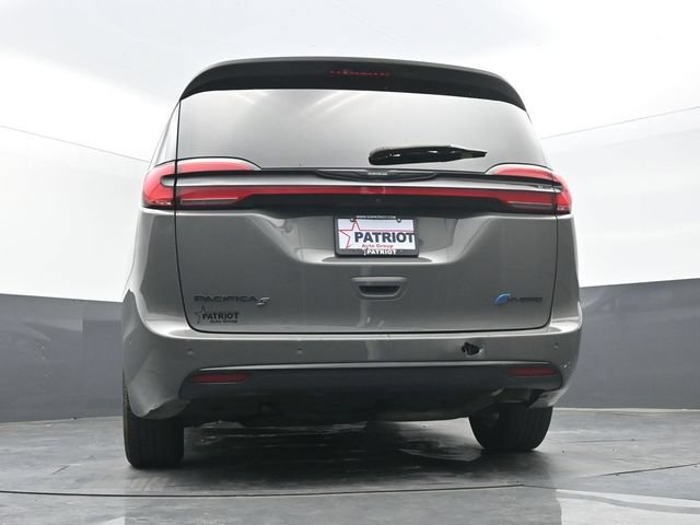 Used 2023 Chrysler Pacifica Touring-L w/ S Appearance Package FWD image 44