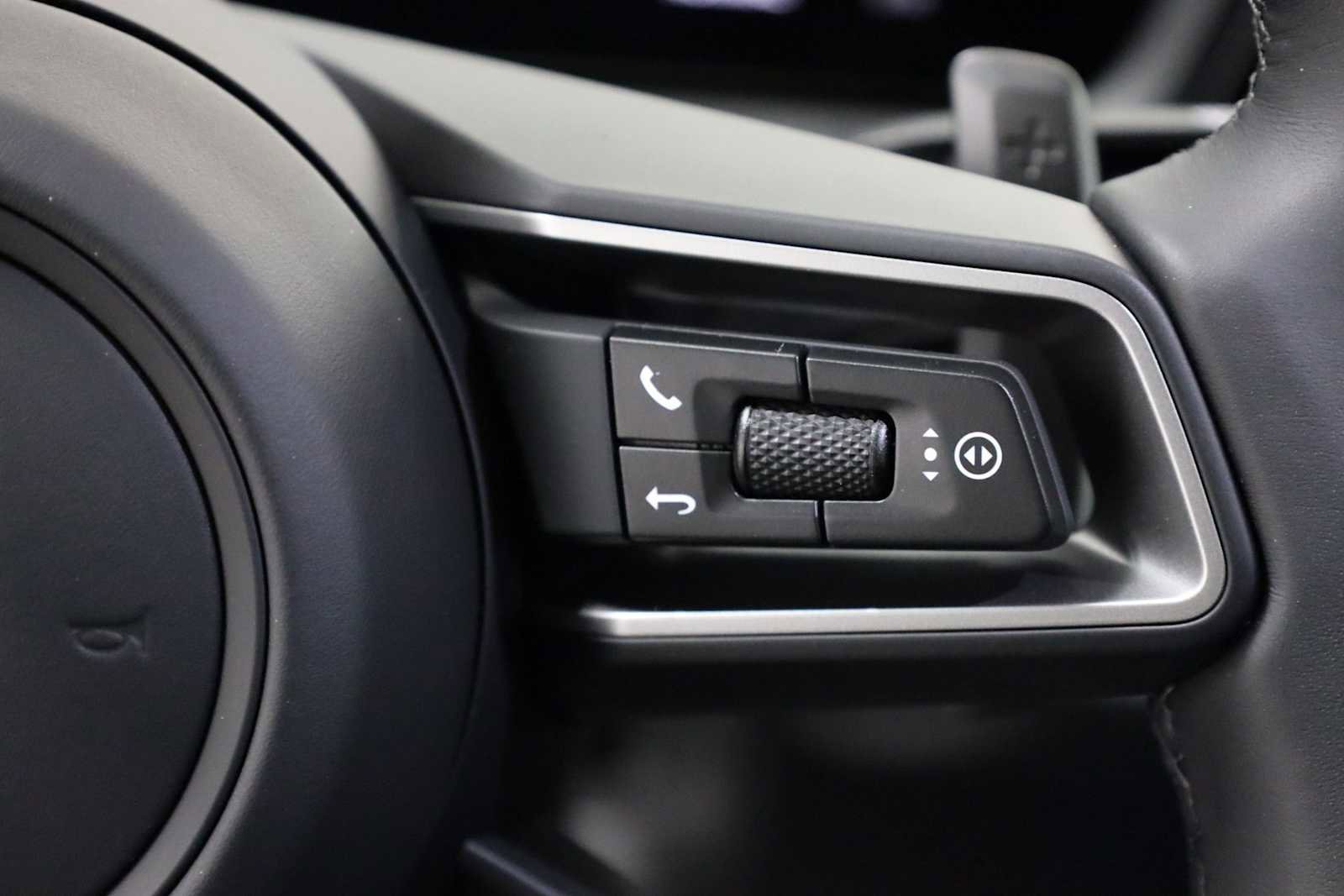New 2026 Porsche Cayenne Coupe AWD/4WD image 28