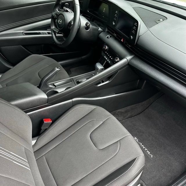 Certified 2025 Hyundai Elantra Sport FWD image 21