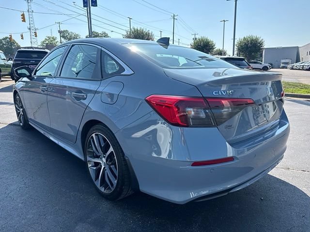 Used 2024 Honda Civic Touring image 3