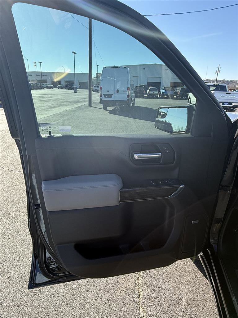 Used 2020 GMC Sierra 1500 Elevation w/ Elevation Value Package image 8