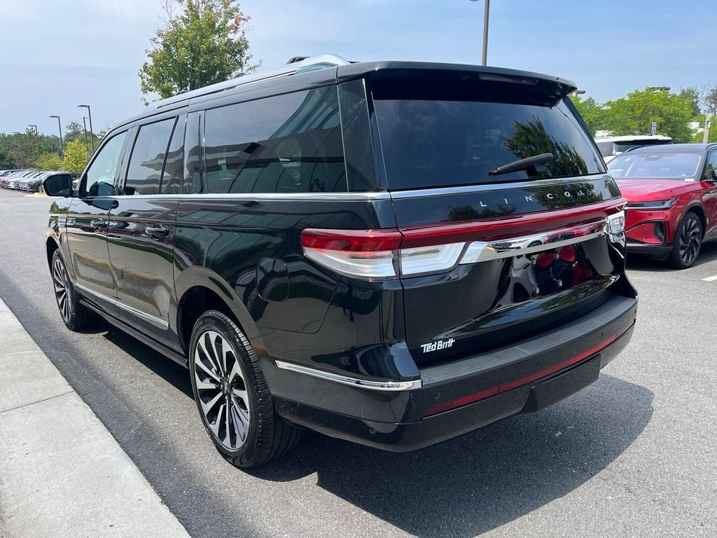 Certified 2023 Lincoln Navigator L Reserve AWD/4WD image 7
