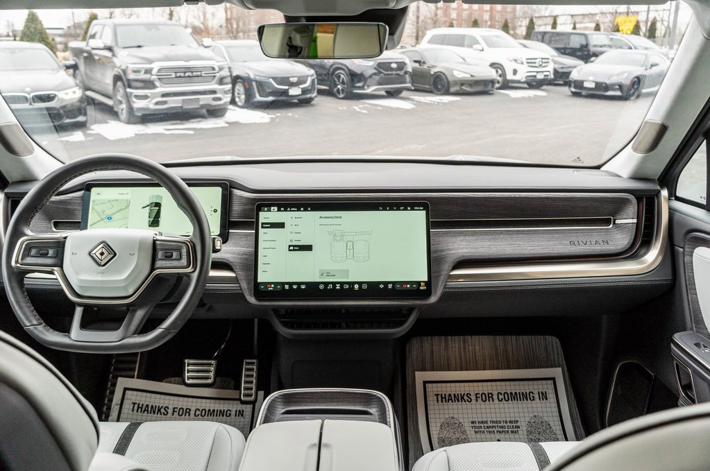 Used 2024 Rivian R1S Adventure image 9