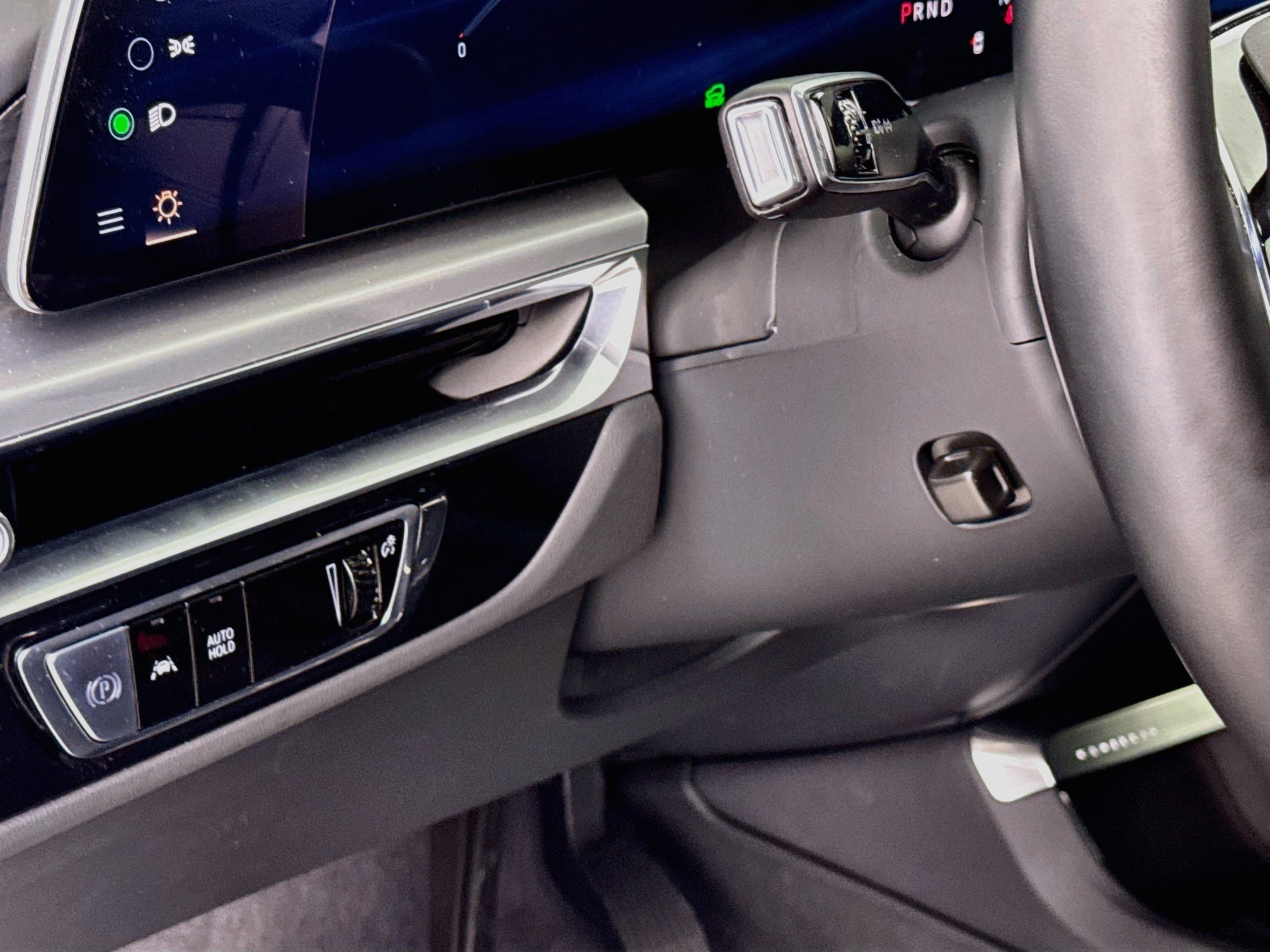 Used 2025 Cadillac Lyriq Luxury RWD image 12