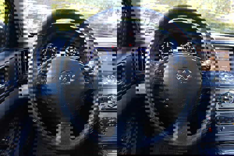 Used 2011 INFINITI G25 x w/ Moonroof Pkg image 19