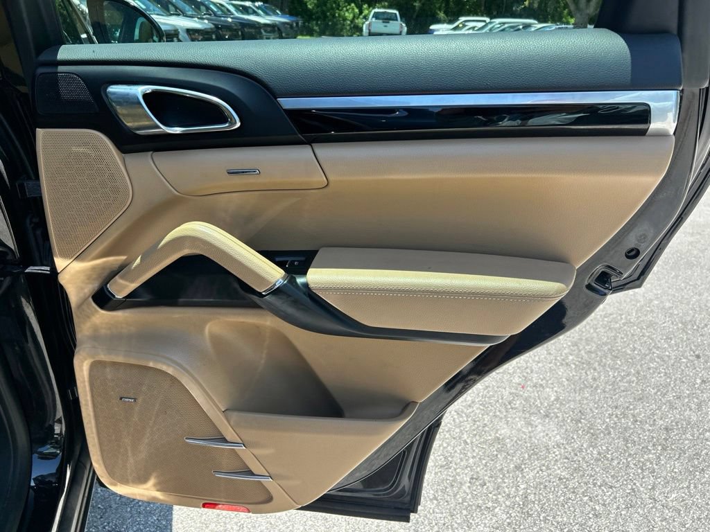Used 2017 Porsche Cayenne S AWD/4WD image 46