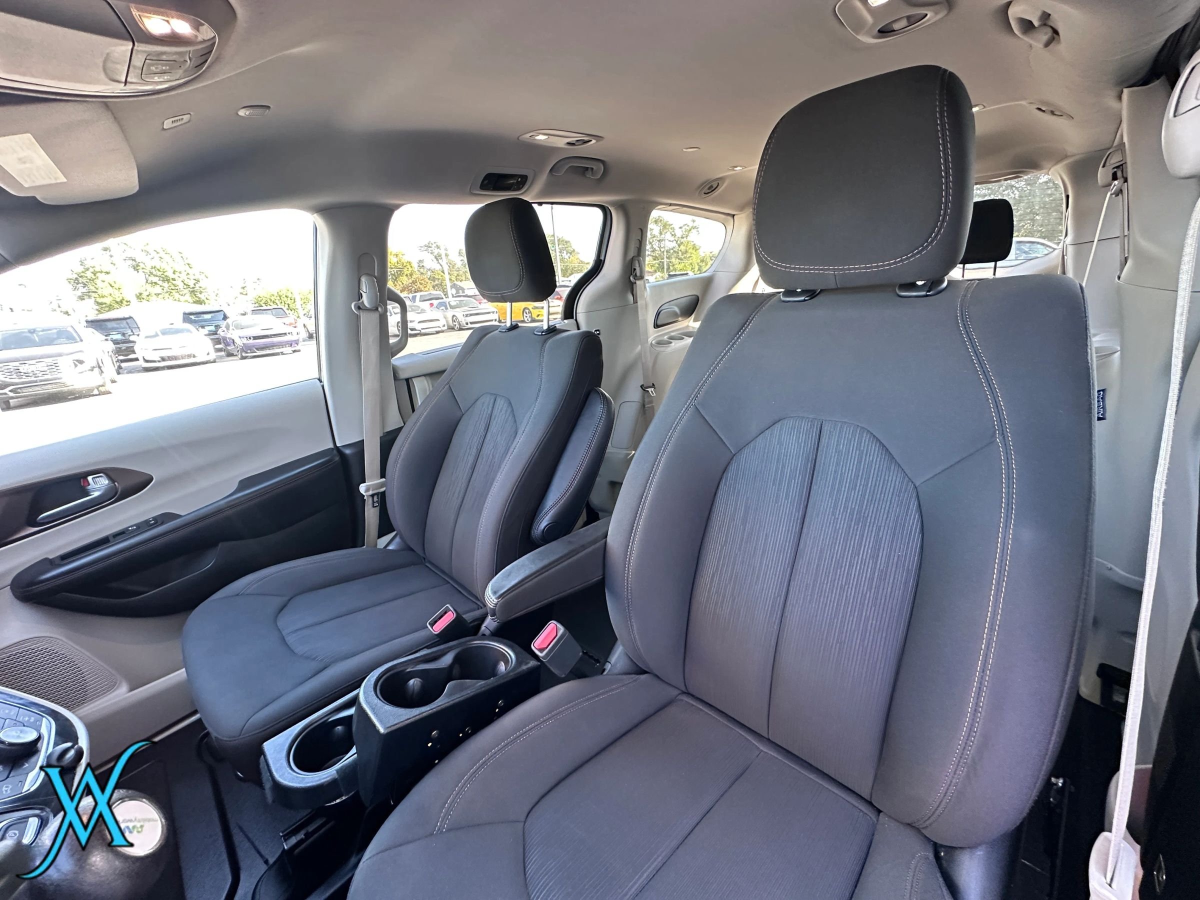 Used 2018 Chrysler Pacifica Touring Plus FWD image 15