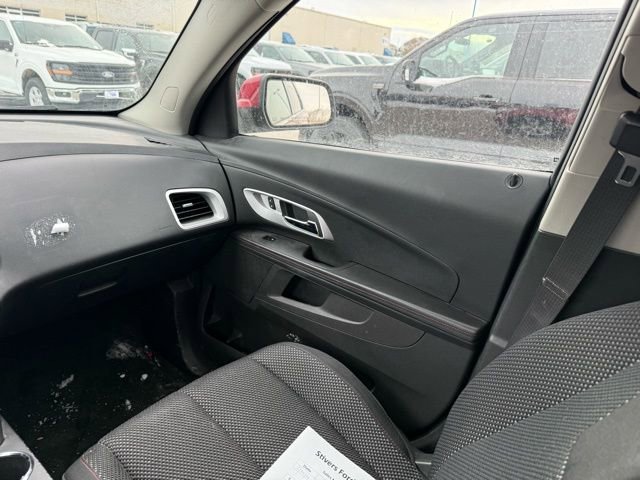 Used 2015 Chevrolet Equinox LT w/ Driver Convenience Package image 13
