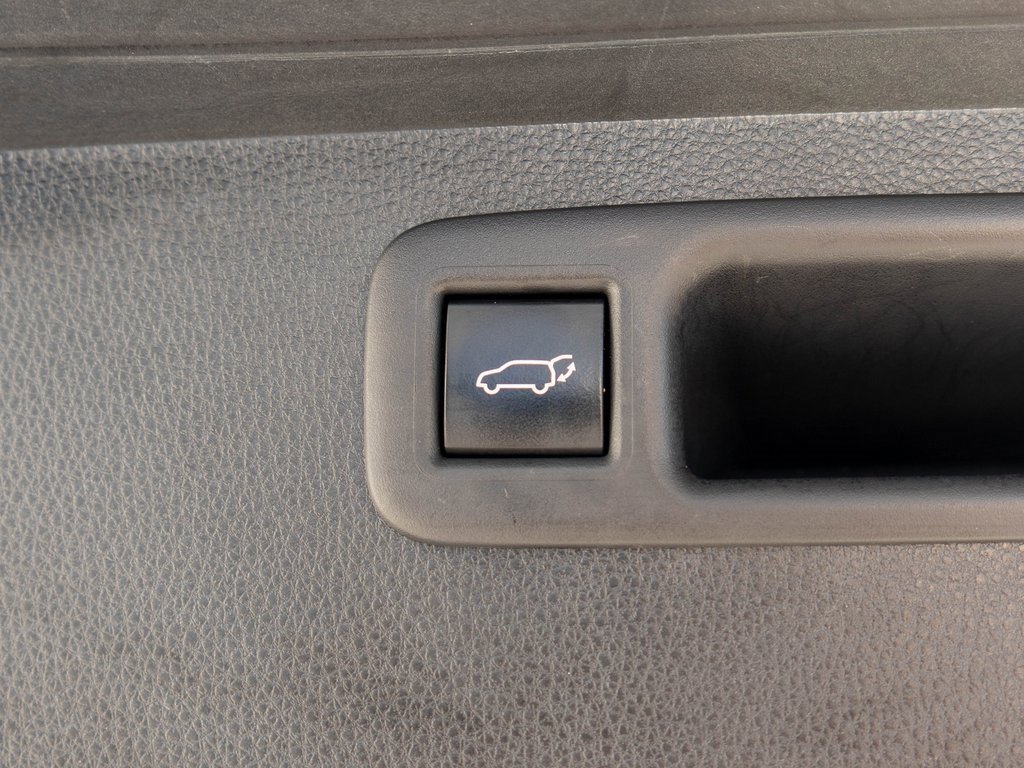 Used 2023 Toyota Highlander L image 35