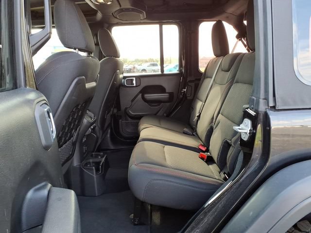 Used 2022 Jeep Wrangler Unlimited Rubicon AWD/4WD image 29