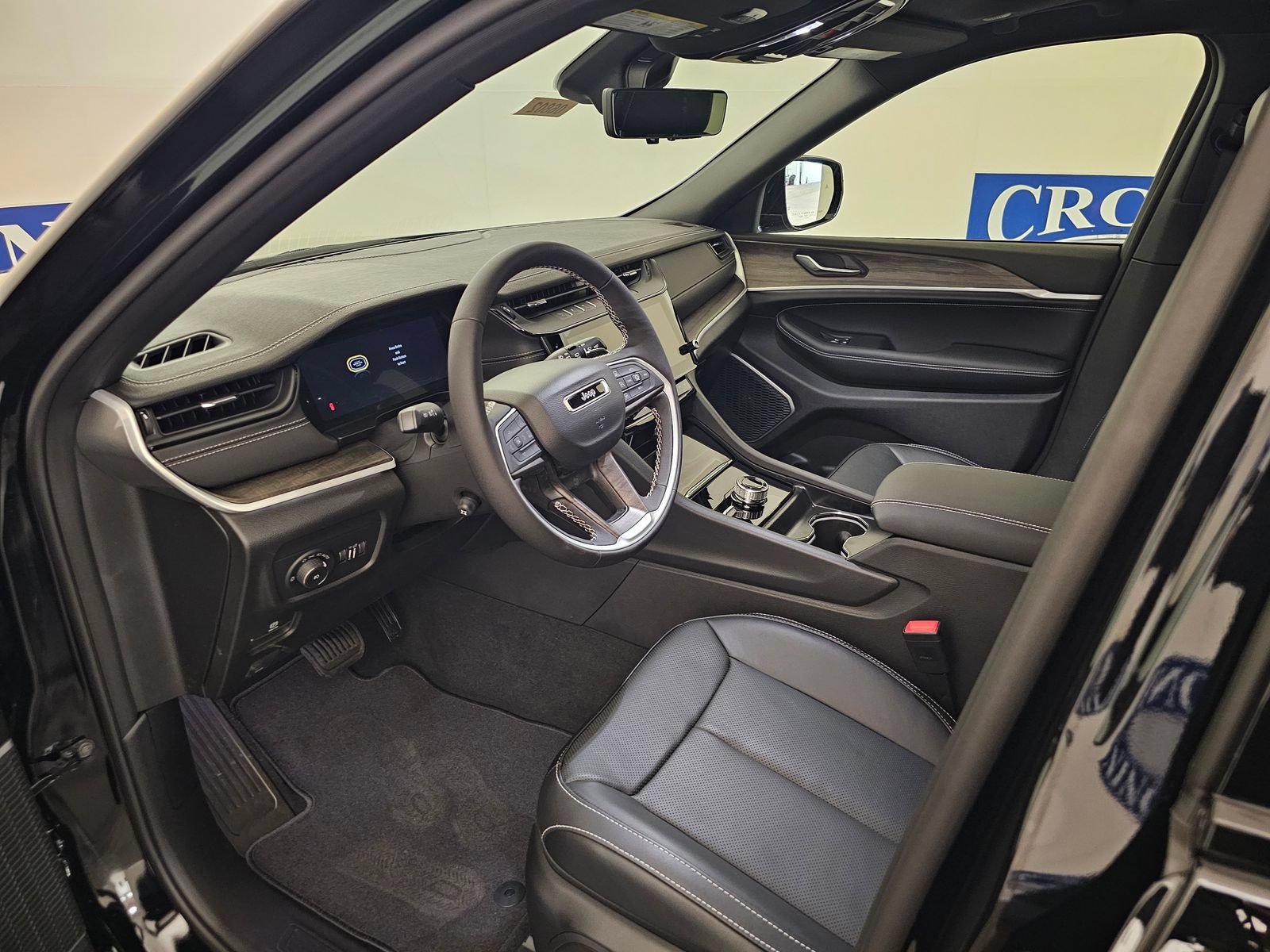 New 2027 Jeep Grand Cherokee Limited AWD/4WD image 3