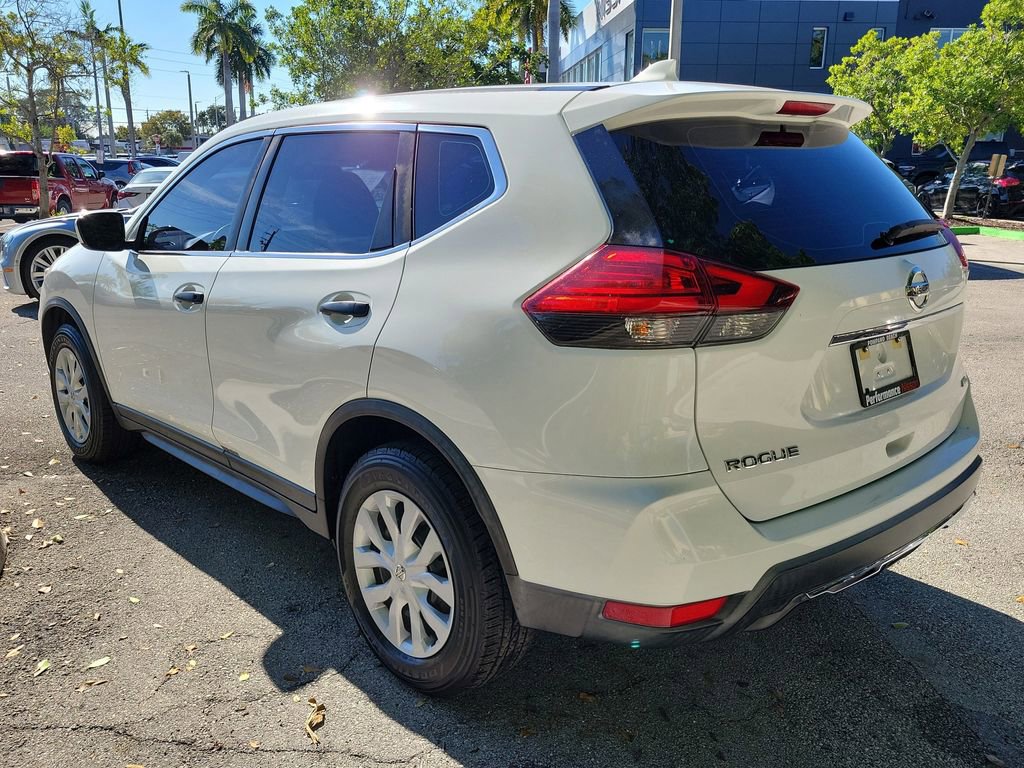 Used 2017 Nissan Rogue S image 6
