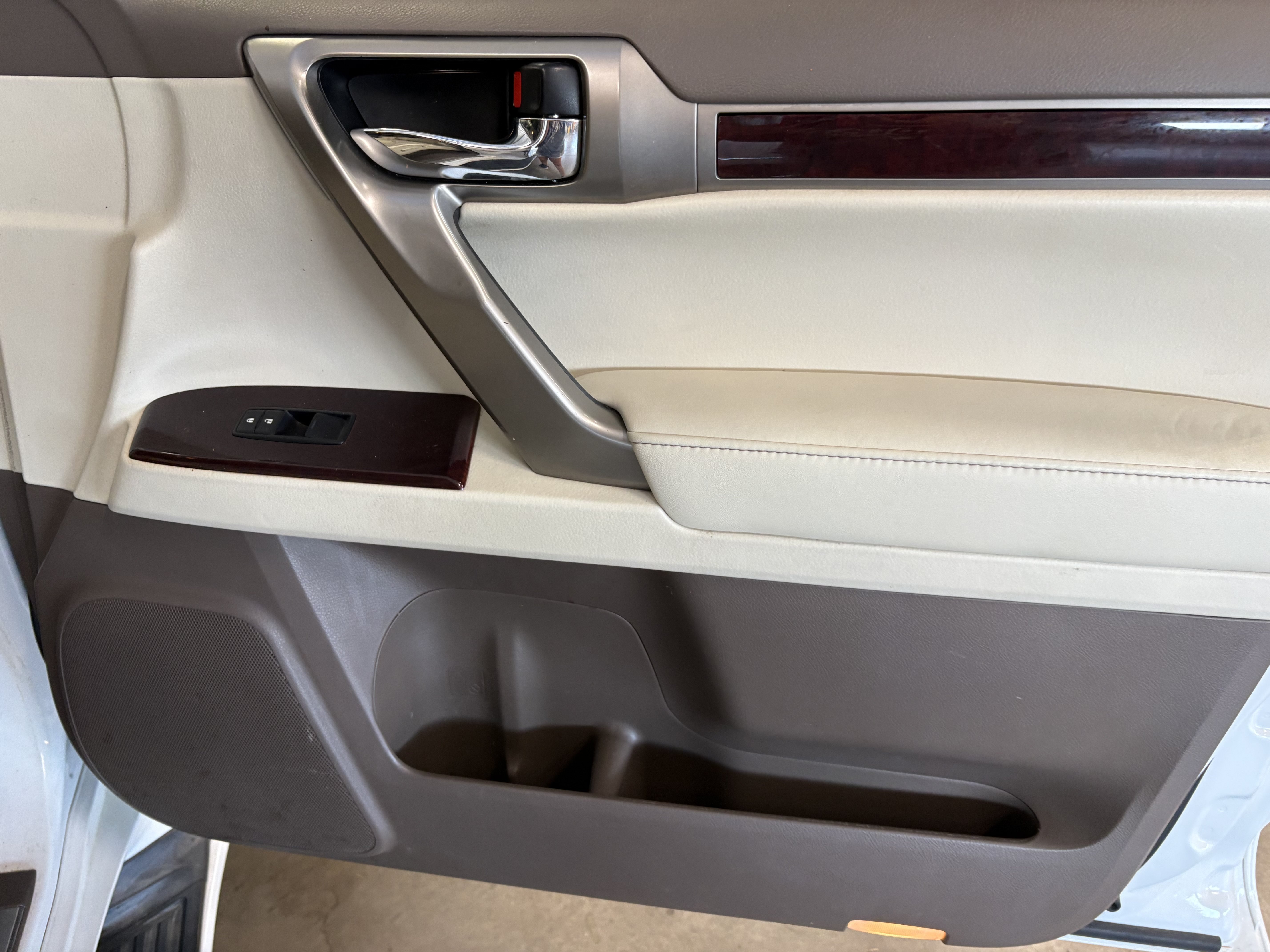 Used 2016 Lexus GX 460 w/ Premium Package AWD/4WD image 36