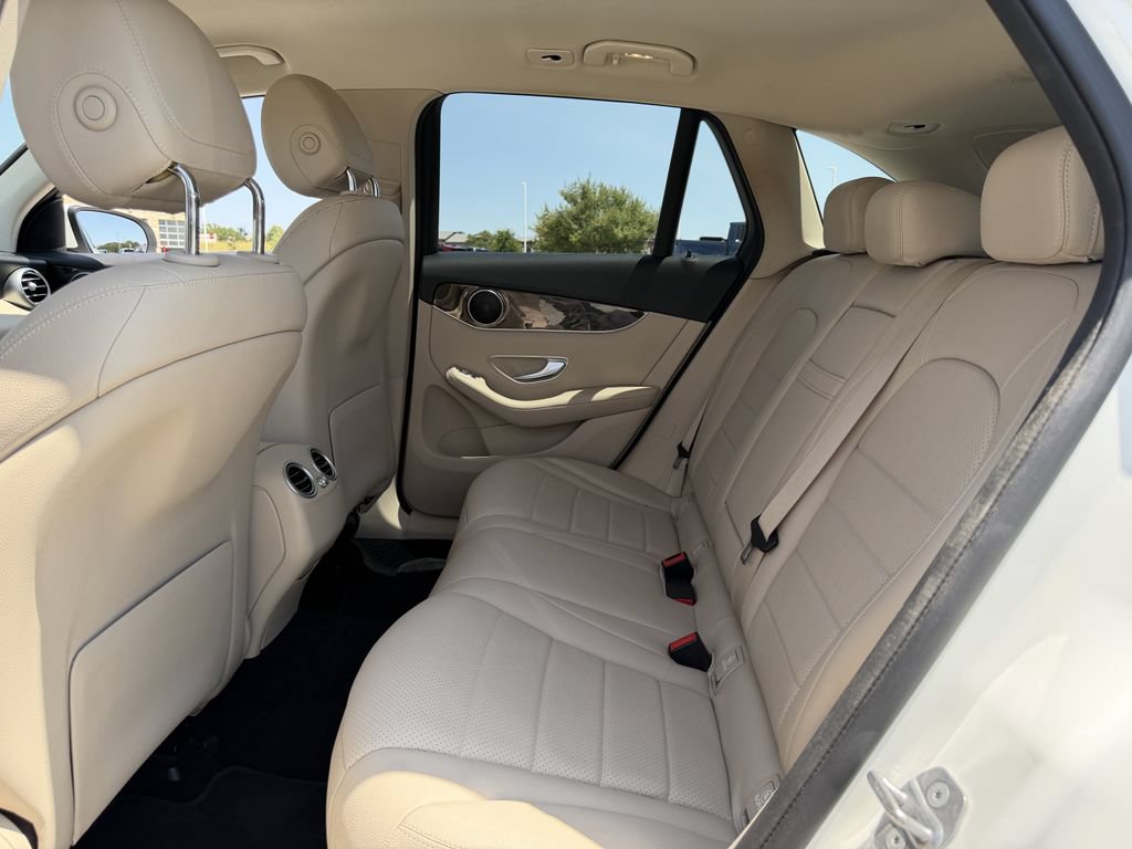 Used 2021 Mercedes-Benz GLC 300 image 26