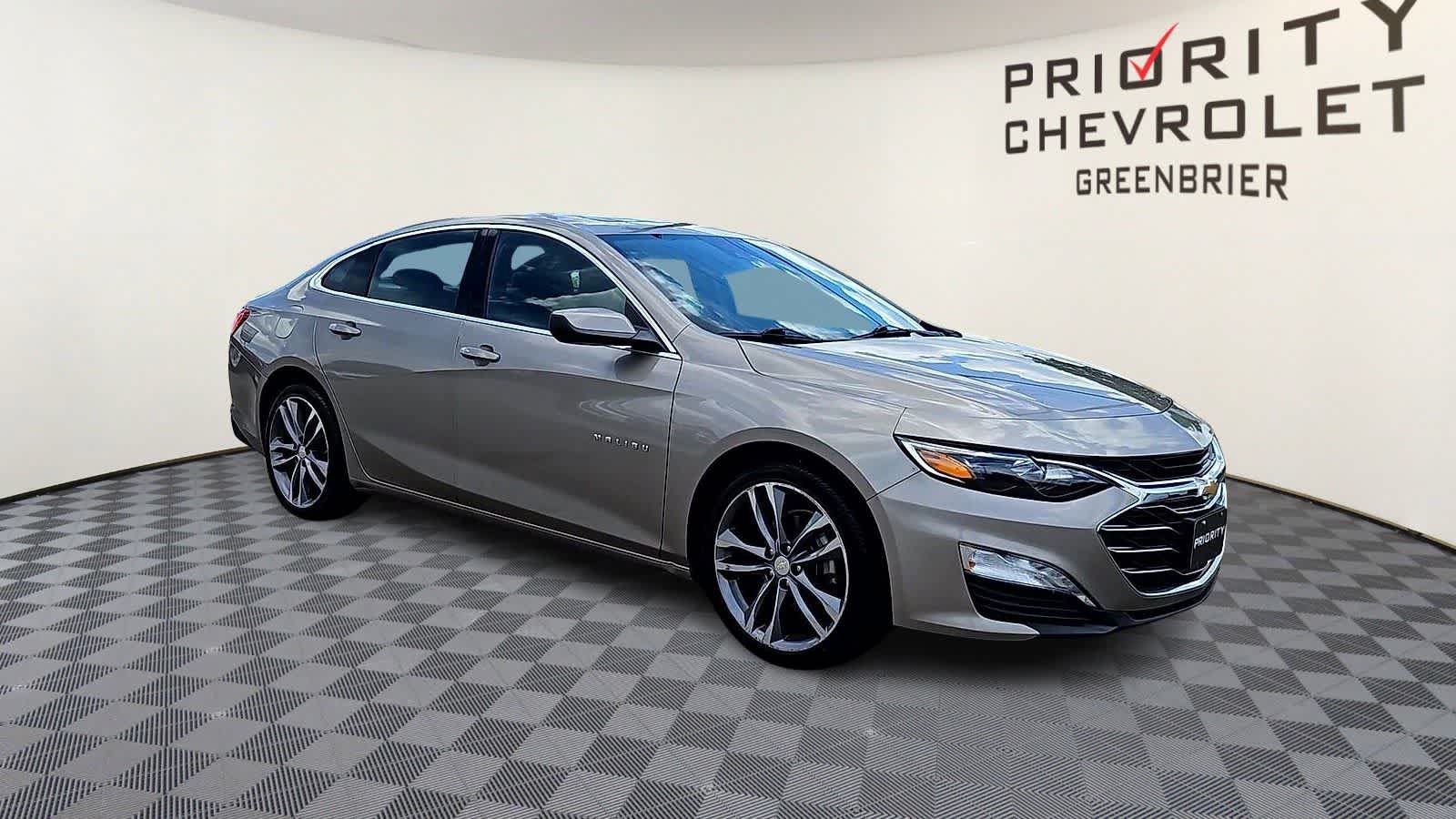 Used 2023 Chevrolet Malibu LT w/ Driver Confidence Package FWD image 2