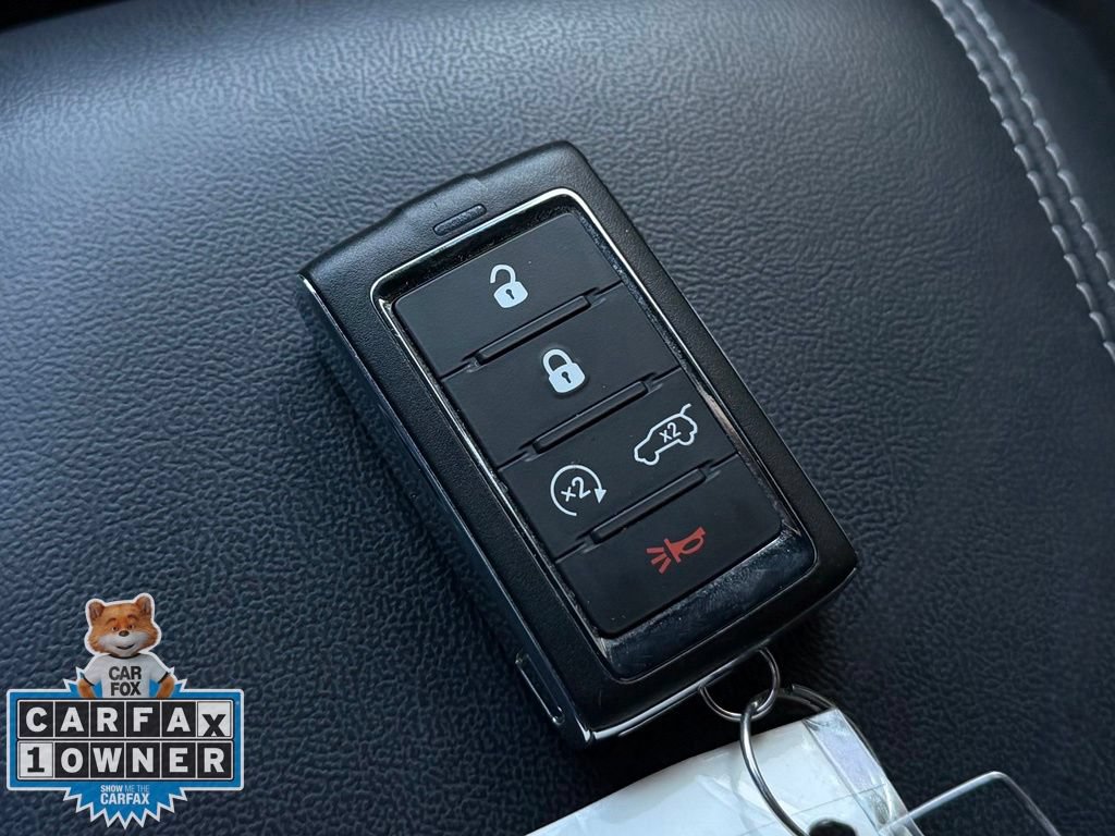 Used 2023 Jeep Grand Cherokee L Laredo AWD/4WD image 31