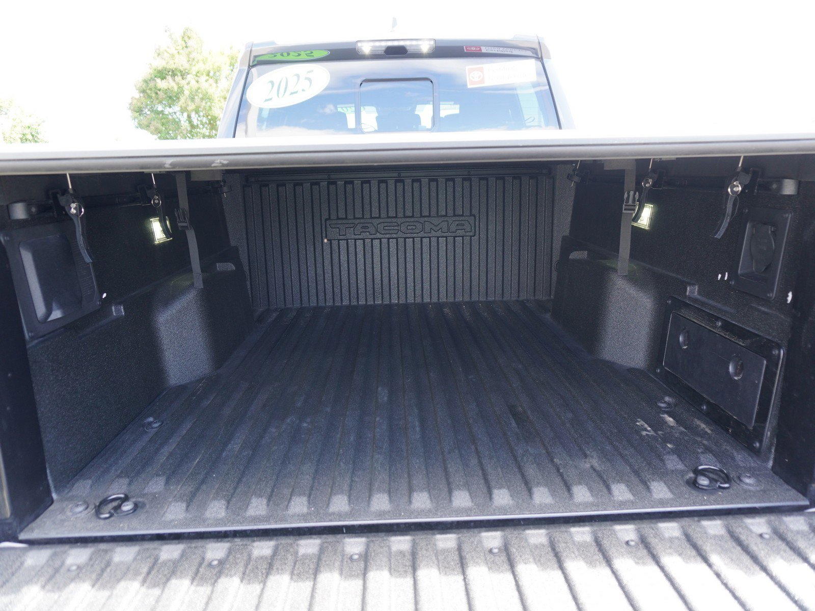 Used 2025 Toyota Tacoma TRD Off-Road w/ TRD Off Road Upgrade Package AWD/4WD image 14