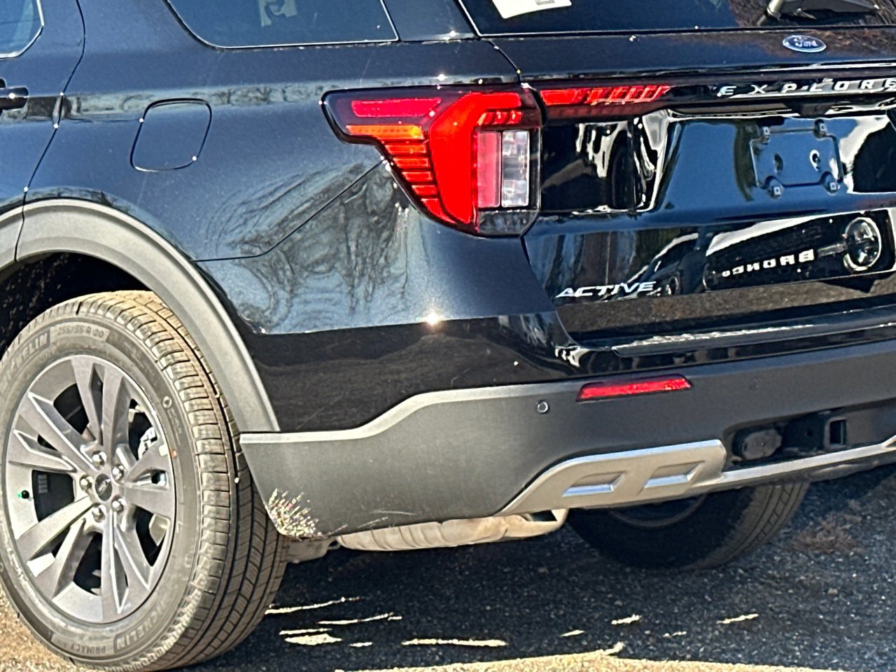 New 2026 Ford Explorer Active w/ Active Comfort Package image 7