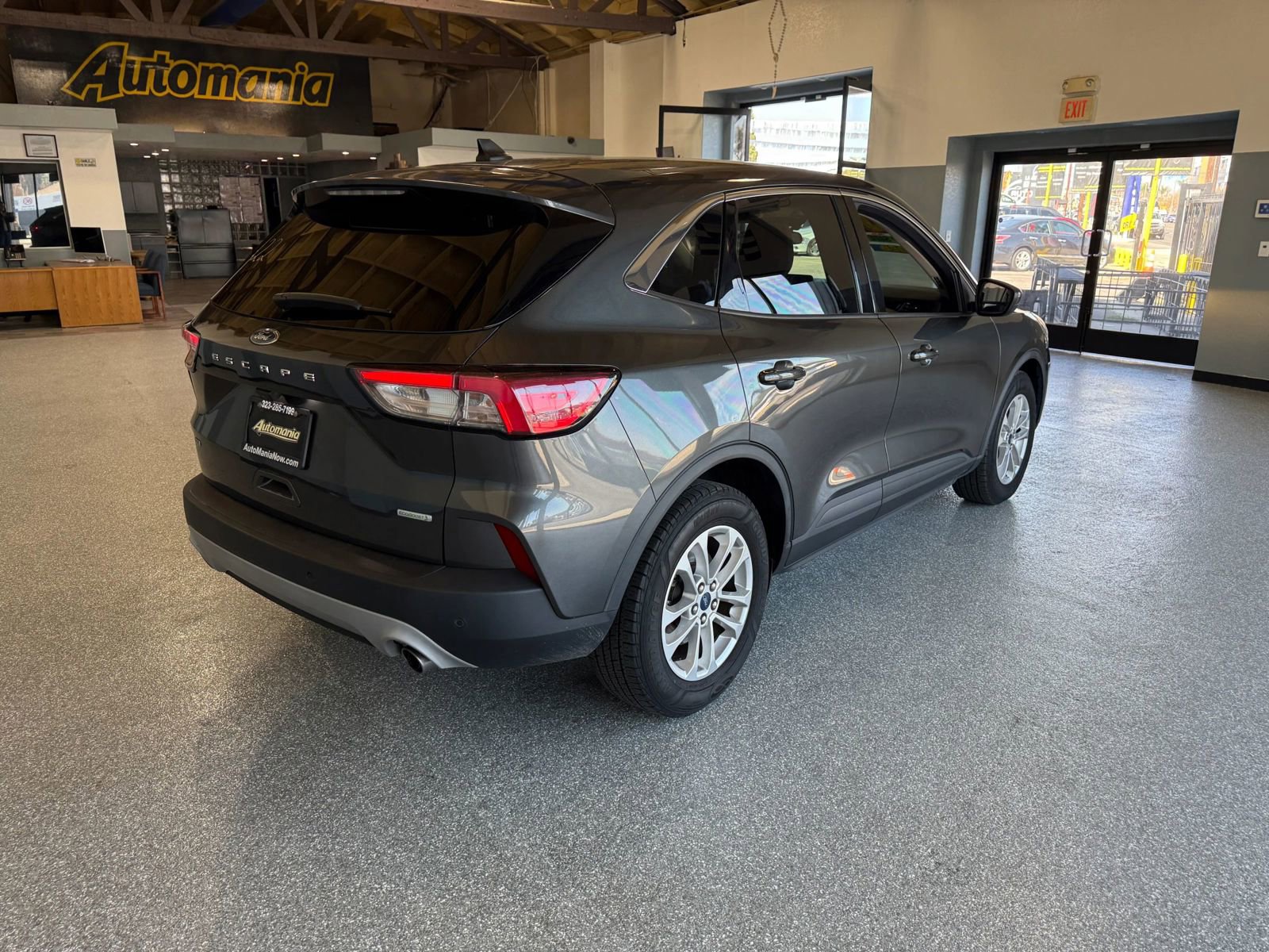 Used 2020 Ford Escape SE image 7