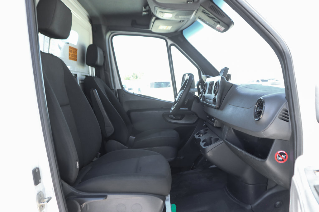 Used 2019 Freightliner Sprinter 3500 RWD image 38