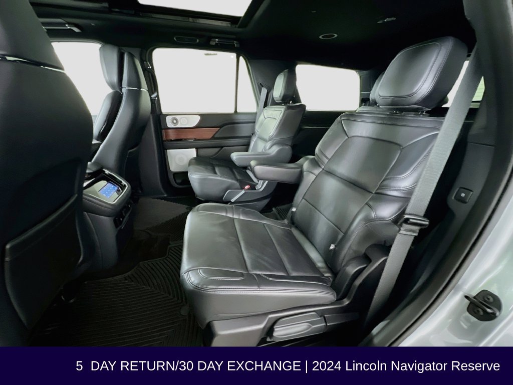 Used 2024 Lincoln Navigator Reserve AWD/4WD image 28