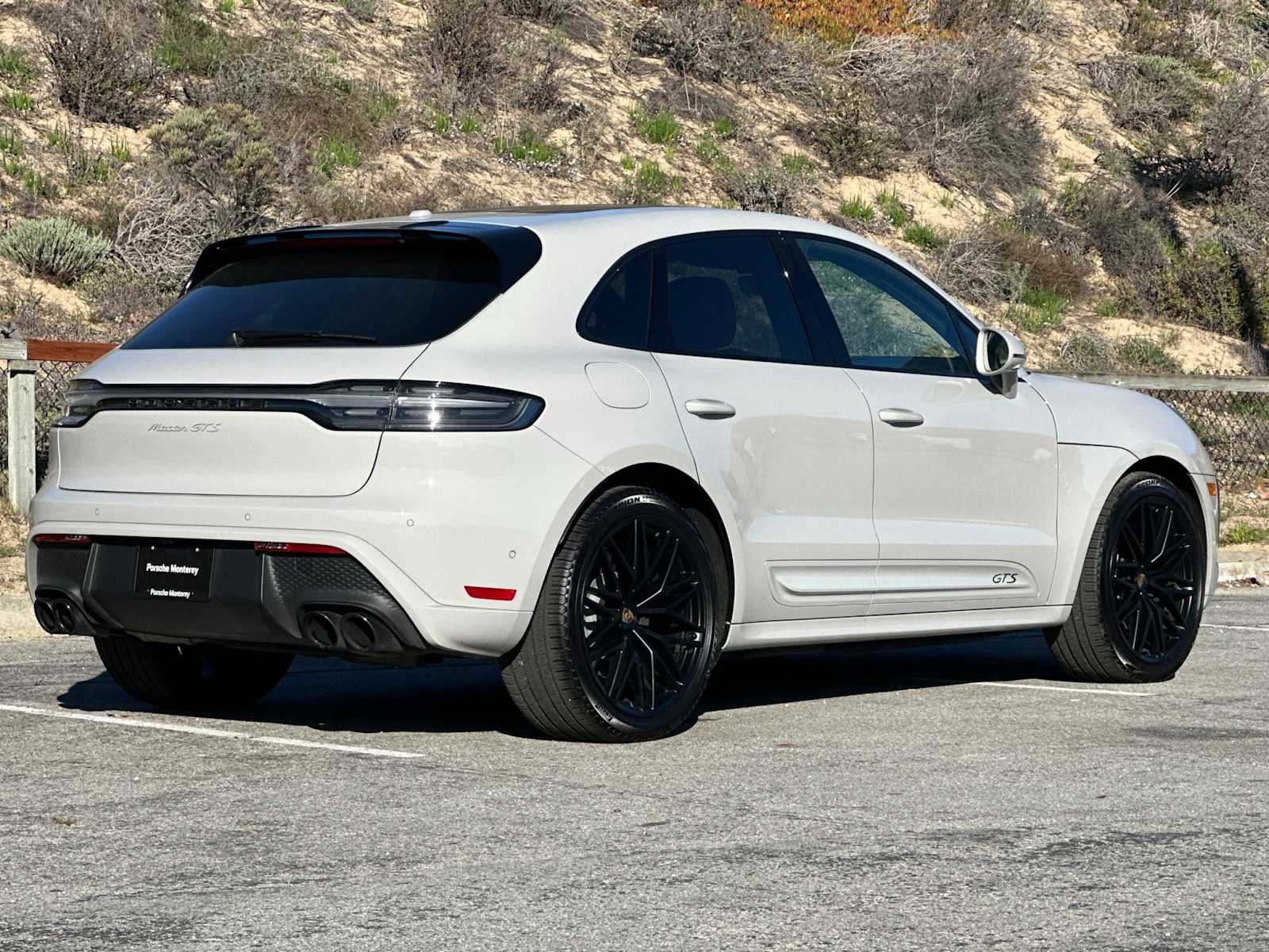 Certified 2025 Porsche Macan GTS image 7