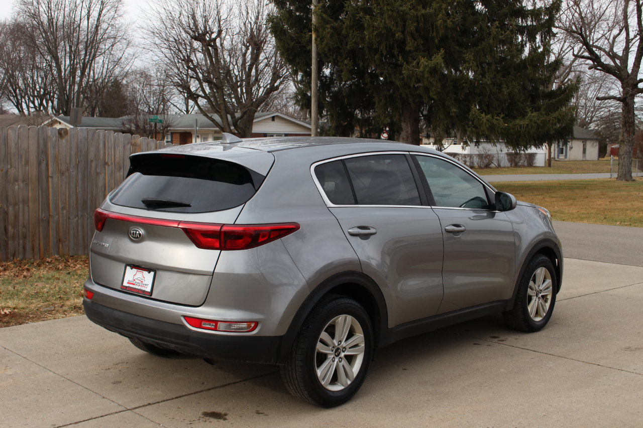Used 2019 Kia Sportage LX image 9