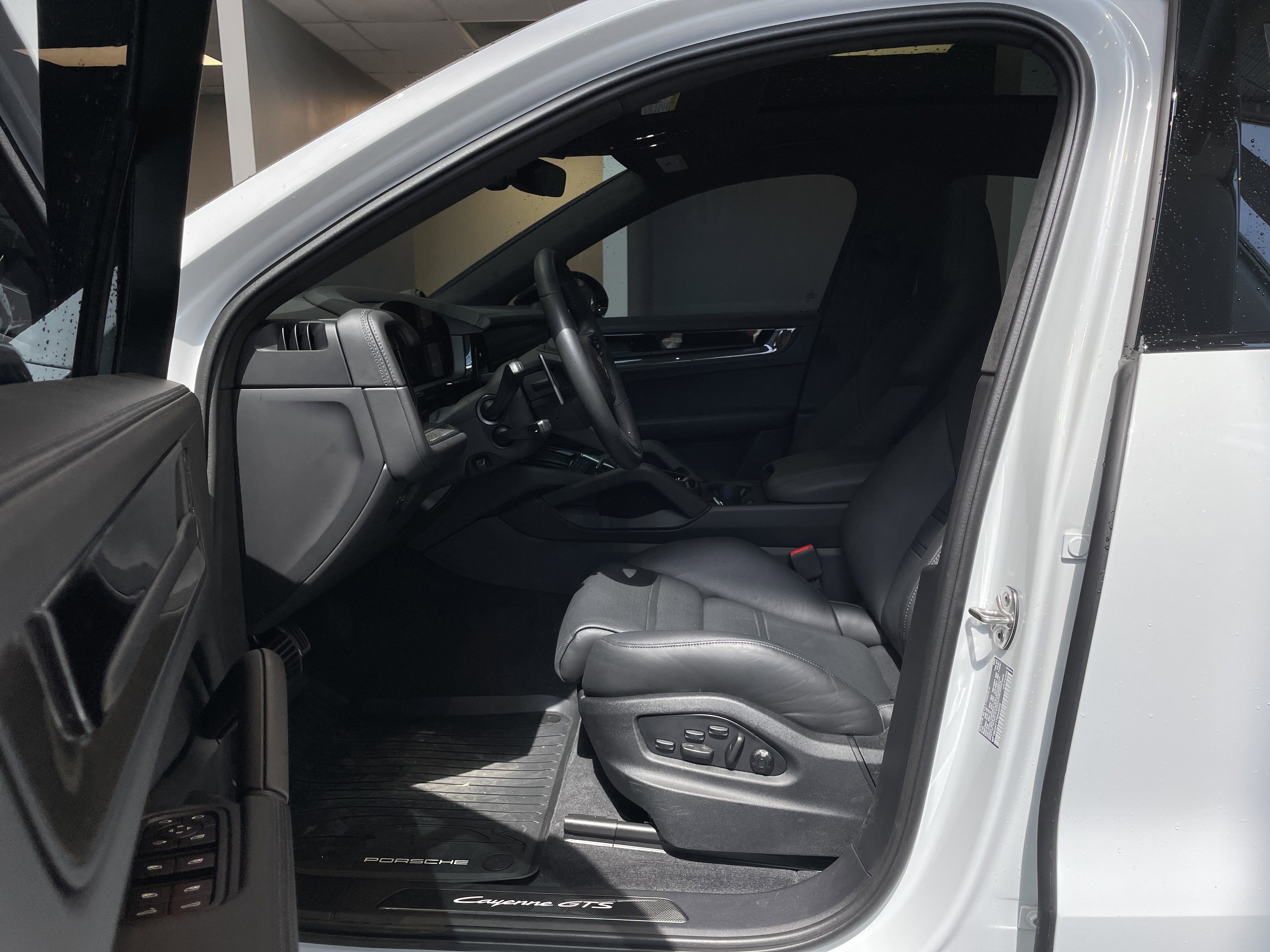 Used 2026 Porsche Cayenne GTS image 17