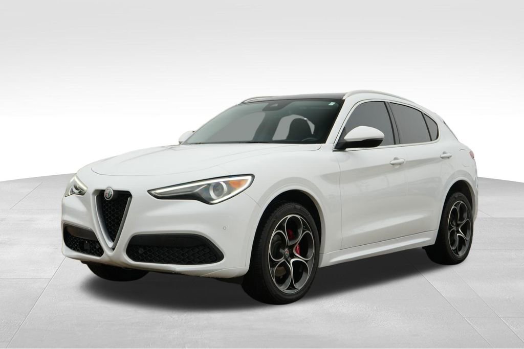 Used 2020 Alfa Romeo Stelvio Ti w/ Active Blind Spot Package image 3
